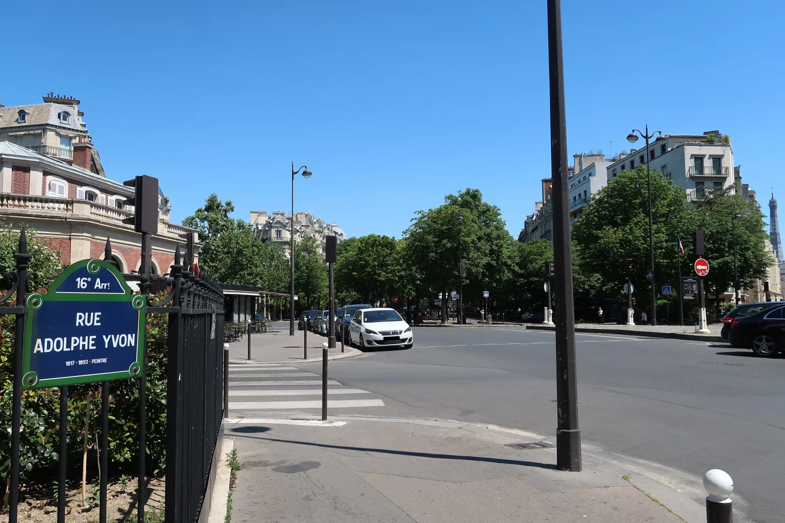 Rue Adolphe Yvon, 16ème arrondissement de Paris, où est situé le cabinet MOON Expertise